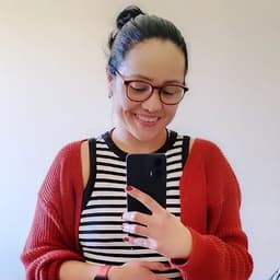 A profile image of Tayná Campos